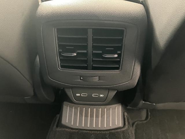Ｔ－ロック ＴＳＩ　ブラックスタイル　Ｎａｖｉ　レザーシート　フォルクスワーゲン純正インフォテイメントシステム　パークディスタンスコントロール　ドライブレコーダー　ＬＥＤマトリックスヘッドライト　パワーテールゲート　アルミホイール（36枚目）