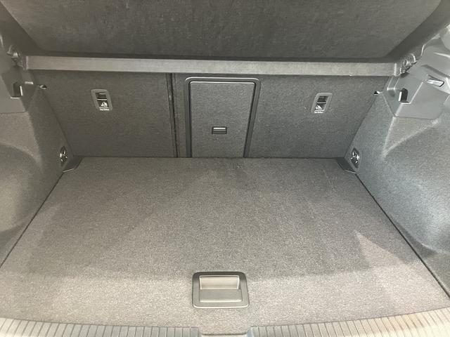Ｔ－ロック ＴＳＩ　ブラックスタイル　Ｎａｖｉ　レザーシート　フォルクスワーゲン純正インフォテイメントシステム　パークディスタンスコントロール　ドライブレコーダー　ＬＥＤマトリックスヘッドライト　パワーテールゲート　アルミホイール（39枚目）