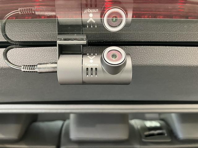 Ｔ－ロック ＴＳＩ　ブラックスタイル　Ｎａｖｉ　レザーシート　フォルクスワーゲン純正インフォテイメントシステム　パークディスタンスコントロール　ドライブレコーダー　ＬＥＤマトリックスヘッドライト　パワーテールゲート　アルミホイール（41枚目）