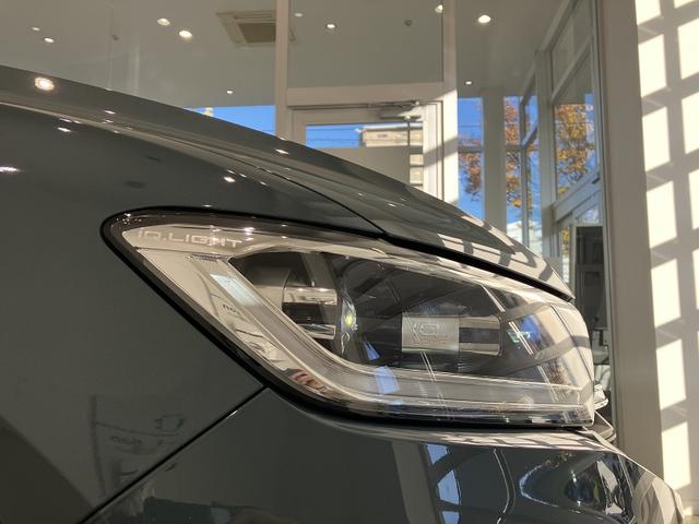 Ｔ－ロック ＴＳＩ　ブラックスタイル　Ｎａｖｉ　レザーシート　フォルクスワーゲン純正インフォテイメントシステム　パークディスタンスコントロール　ドライブレコーダー　ＬＥＤマトリックスヘッドライト　パワーテールゲート　アルミホイール（46枚目）