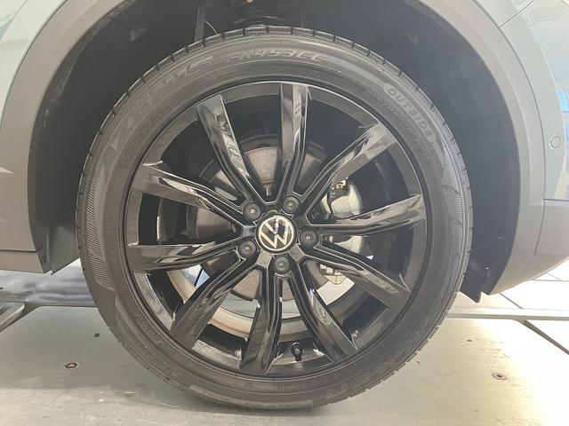Ｔ－ロック ＴＳＩ　ブラックスタイル　Ｎａｖｉ　レザーシート　フォルクスワーゲン純正インフォテイメントシステム　パークディスタンスコントロール　ドライブレコーダー　ＬＥＤマトリックスヘッドライト　パワーテールゲート　アルミホイール（48枚目）