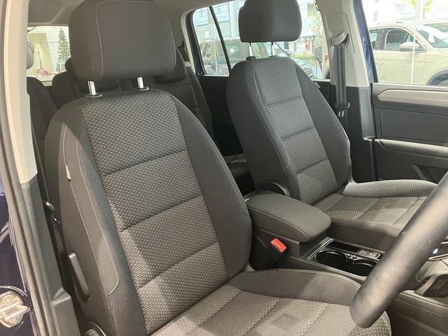 ゴルフトゥーラン ＴＳＩ　コンフォートライン　アップグレードパッケージ　スマートエントリー＆スタートシステム　　Ｎａｖｉ　フォルクスワーゲン純正インフォテイメントシステム　ＬＥＤヘッドライト　シルバールーフレール（11枚目）