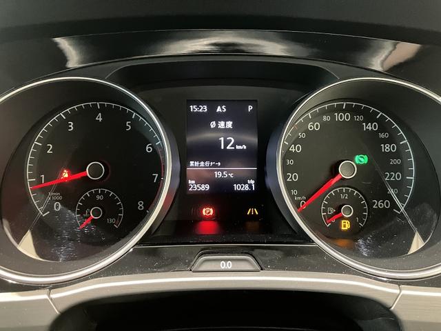 ゴルフトゥーラン ＴＳＩ　コンフォートライン　アップグレードパッケージ　スマートエントリー＆スタートシステム　　Ｎａｖｉ　フォルクスワーゲン純正インフォテイメントシステム　ＬＥＤヘッドライト　シルバールーフレール（14枚目）