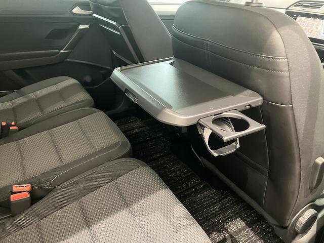 ゴルフトゥーラン ＴＳＩ　コンフォートライン　アップグレードパッケージ　スマートエントリー＆スタートシステム　　Ｎａｖｉ　フォルクスワーゲン純正インフォテイメントシステム　ＬＥＤヘッドライト　シルバールーフレール（31枚目）