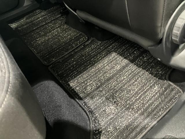 ゴルフトゥーラン ＴＳＩ　コンフォートライン　アップグレードパッケージ　スマートエントリー＆スタートシステム　　Ｎａｖｉ　フォルクスワーゲン純正インフォテイメントシステム　ＬＥＤヘッドライト　シルバールーフレール（32枚目）