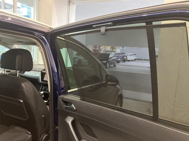 ゴルフトゥーラン ＴＳＩ　コンフォートライン　アップグレードパッケージ　スマートエントリー＆スタートシステム　　Ｎａｖｉ　フォルクスワーゲン純正インフォテイメントシステム　ＬＥＤヘッドライト　シルバールーフレール（39枚目）