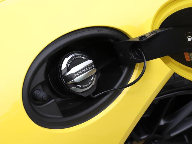 718ケイマン 718ケイマンGTS 4.0 LEDヘッドライト 18Wayアダプティブスポーツシートプラス BOSEサラウンド スポーツデザインPKG レザーインテリアPKG カーボンインテリアPKG シートベンチレーション 車内監視システム(9枚目)