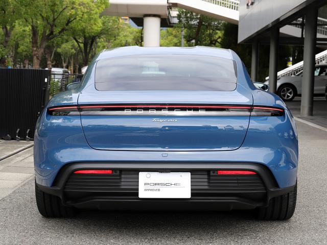 タイカン タイカン　パフォーマンスバッテリープラス　ネプチューンブルー　２０インチターボエアロホイール　スポーツクロノパッケージ　１４Ｗａｙコンフォートメモリーシート　４＋１シート　パワーステアリングプラス（2枚目）