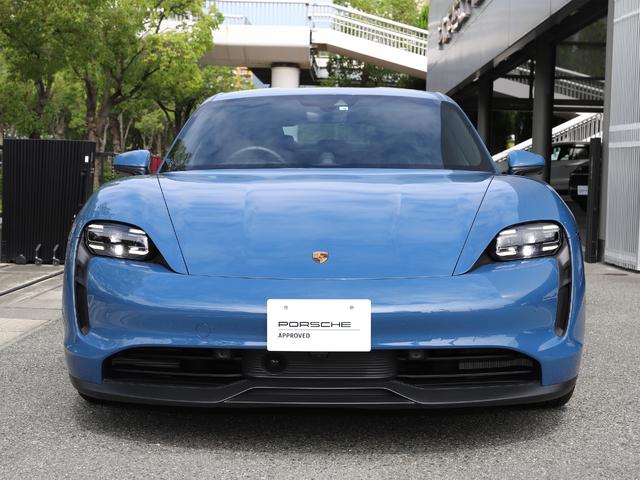 タイカン タイカン　パフォーマンスバッテリープラス　ネプチューンブルー　２０インチターボエアロホイール　スポーツクロノパッケージ　１４Ｗａｙコンフォートメモリーシート　４＋１シート　パワーステアリングプラス（5枚目）