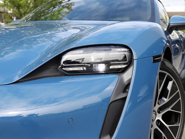 タイカン タイカン　パフォーマンスバッテリープラス　ネプチューンブルー　２０インチターボエアロホイール　スポーツクロノパッケージ　１４Ｗａｙコンフォートメモリーシート　４＋１シート　パワーステアリングプラス（8枚目）