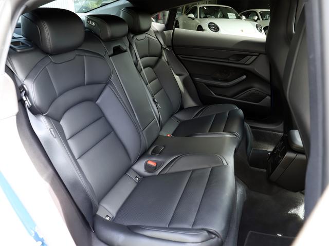 タイカン タイカン　パフォーマンスバッテリープラス　ネプチューンブルー　２０インチターボエアロホイール　スポーツクロノパッケージ　１４Ｗａｙコンフォートメモリーシート　４＋１シート　パワーステアリングプラス（13枚目）