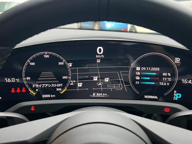 タイカン タイカン　パフォーマンスバッテリープラス　ネプチューンブルー　２０インチターボエアロホイール　スポーツクロノパッケージ　１４Ｗａｙコンフォートメモリーシート　４＋１シート　パワーステアリングプラス（15枚目）