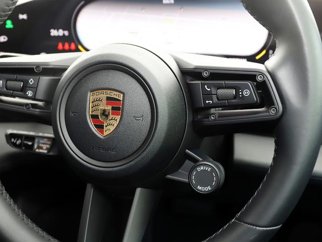 タイカン タイカン　パフォーマンスバッテリープラス　ネプチューンブルー　２０インチターボエアロホイール　スポーツクロノパッケージ　１４Ｗａｙコンフォートメモリーシート　４＋１シート　パワーステアリングプラス（16枚目）