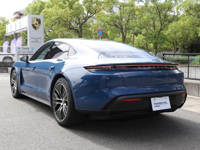 タイカン タイカン　パフォーマンスバッテリープラス　ネプチューンブルー　２０インチターボエアロホイール　スポーツクロノパッケージ　１４Ｗａｙコンフォートメモリーシート　４＋１シート　パワーステアリングプラス（24枚目）