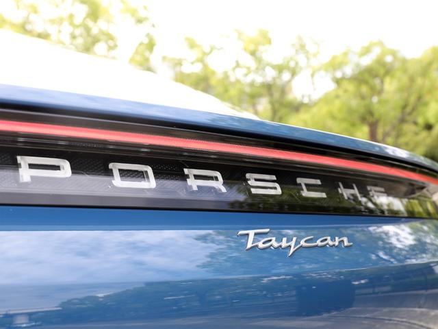 タイカン タイカン　パフォーマンスバッテリープラス　ネプチューンブルー　２０インチターボエアロホイール　スポーツクロノパッケージ　１４Ｗａｙコンフォートメモリーシート　４＋１シート　パワーステアリングプラス（29枚目）