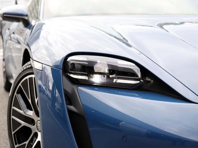 タイカン タイカン　パフォーマンスバッテリープラス　ネプチューンブルー　２０インチターボエアロホイール　スポーツクロノパッケージ　１４Ｗａｙコンフォートメモリーシート　４＋１シート　パワーステアリングプラス（30枚目）