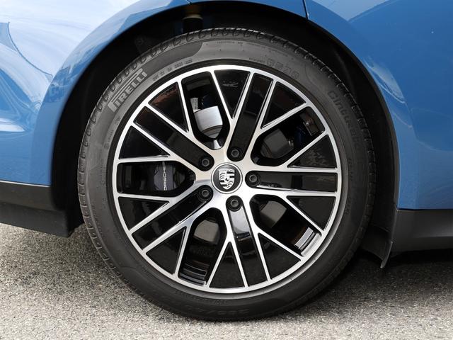 タイカン タイカン　パフォーマンスバッテリープラス　ネプチューンブルー　２０インチターボエアロホイール　スポーツクロノパッケージ　１４Ｗａｙコンフォートメモリーシート　４＋１シート　パワーステアリングプラス（32枚目）