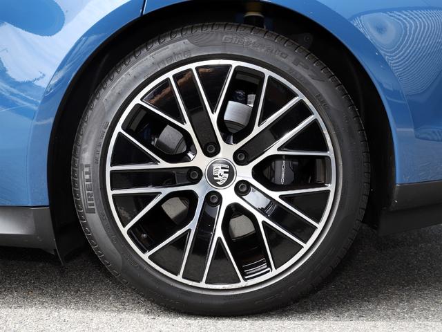 タイカン タイカン　パフォーマンスバッテリープラス　ネプチューンブルー　２０インチターボエアロホイール　スポーツクロノパッケージ　１４Ｗａｙコンフォートメモリーシート　４＋１シート　パワーステアリングプラス（34枚目）