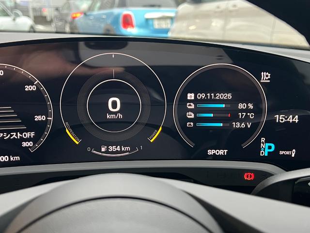 タイカン タイカン　パフォーマンスバッテリープラス　ネプチューンブルー　２０インチターボエアロホイール　スポーツクロノパッケージ　１４Ｗａｙコンフォートメモリーシート　４＋１シート　パワーステアリングプラス（40枚目）