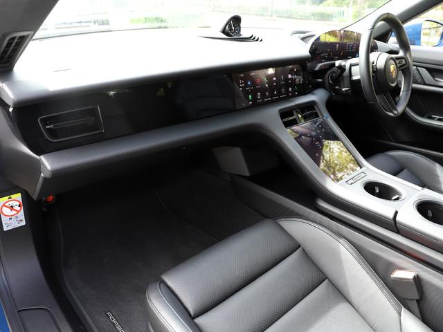 タイカン タイカン　パフォーマンスバッテリープラス　ネプチューンブルー　２０インチターボエアロホイール　スポーツクロノパッケージ　１４Ｗａｙコンフォートメモリーシート　４＋１シート　パワーステアリングプラス（45枚目）