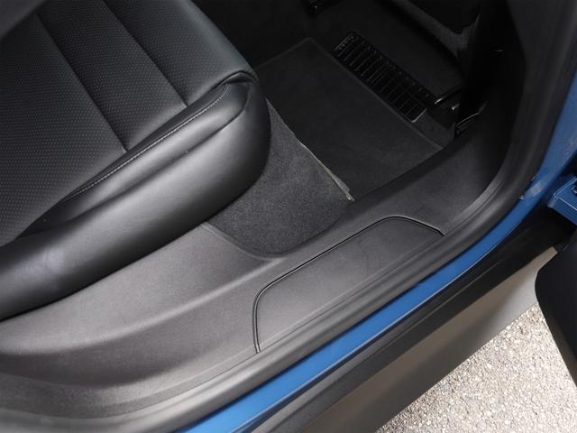 タイカン タイカン　パフォーマンスバッテリープラス　ネプチューンブルー　２０インチターボエアロホイール　スポーツクロノパッケージ　１４Ｗａｙコンフォートメモリーシート　４＋１シート　パワーステアリングプラス（50枚目）