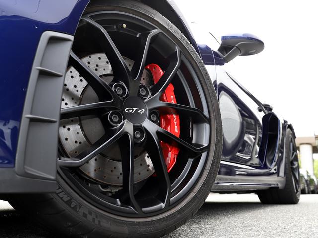 718ケイマン 718ケイマンGT4 スポーツクロノパッケージ パークアシスト+バックカメラ サテンブラックホイール 電動格納ドアミラー ペイントインテリアPKG ドアリリースレバー ブラック塗装(3枚目)