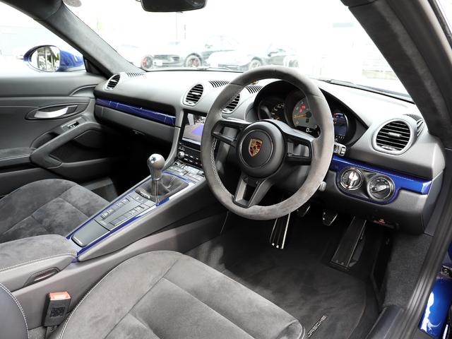 718ケイマン 718ケイマンGT4 スポーツクロノパッケージ パークアシスト+バックカメラ サテンブラックホイール 電動格納ドアミラー ペイントインテリアPKG ドアリリースレバー ブラック塗装(11枚目)