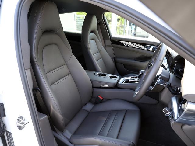 パナメーラ ベースグレード マトリックスLED トラフィックジャム(12枚目)