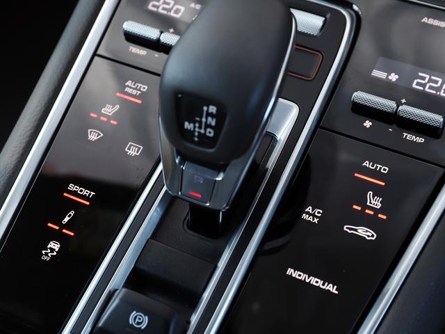 パナメーラ ベースグレード マトリックスLED トラフィックジャム(16枚目)