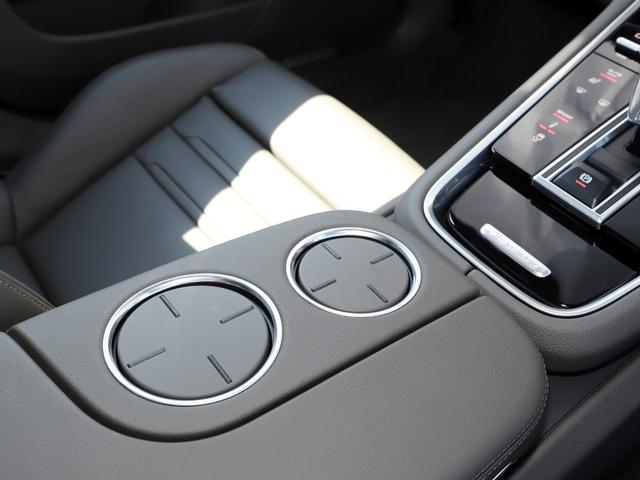 パナメーラ ベースグレード マトリックスLED トラフィックジャム(56枚目)