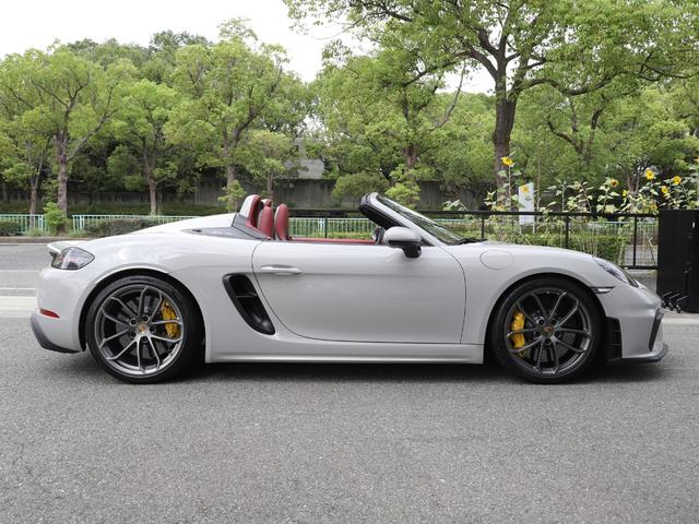 718スパイダー 718スパイダー PCCB LEDヘッドライト 18Wayアダプティブスポーツシート サテンプラチナ塗装ホイール BOSEサラウンド スパイダークラシックインテリアPKG オートエアコン スペシャルカラー(32枚目)