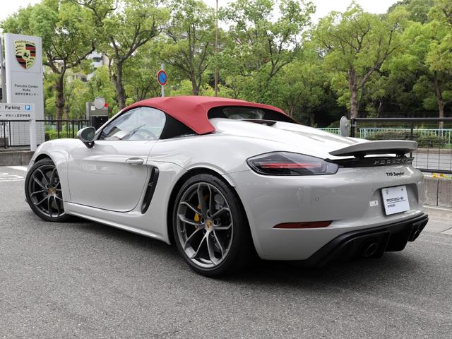 718スパイダー 718スパイダー PCCB LEDヘッドライト 18Wayアダプティブスポーツシート サテンプラチナ塗装ホイール BOSEサラウンド スパイダークラシックインテリアPKG オートエアコン スペシャルカラー(35枚目)