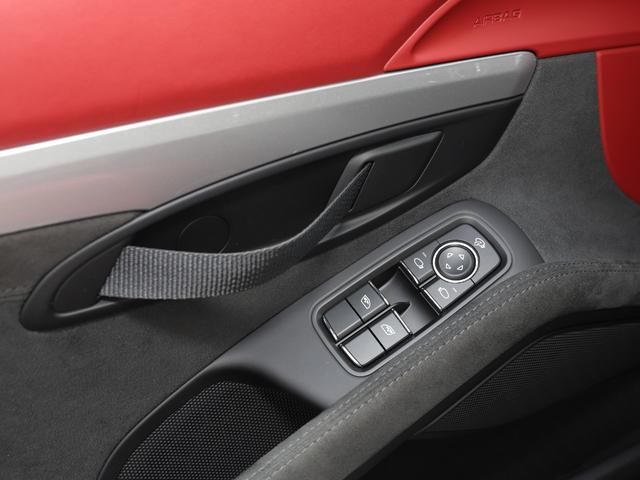 718スパイダー 718スパイダー PCCB LEDヘッドライト 18Wayアダプティブスポーツシート サテンプラチナ塗装ホイール BOSEサラウンド スパイダークラシックインテリアPKG オートエアコン スペシャルカラー(69枚目)