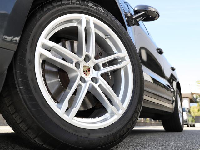 マカン マカン　パノラマサンルーフ　１４Ｗａｙコンフォートメモリーシート　ＢＯＳＥサラウンド　スポーツテールパイプ（ブラック）　トラフィックジャムアシスト　ステアリングヒーター　ルーフレール（ハイグロスブラック）（9枚目）