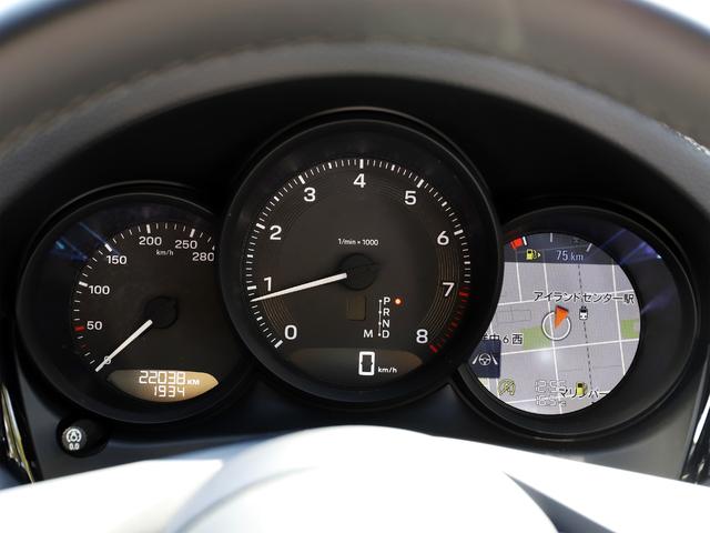 マカン マカン　パノラマサンルーフ　１４Ｗａｙコンフォートメモリーシート　ＢＯＳＥサラウンド　スポーツテールパイプ（ブラック）　トラフィックジャムアシスト　ステアリングヒーター　ルーフレール（ハイグロスブラック）（14枚目）