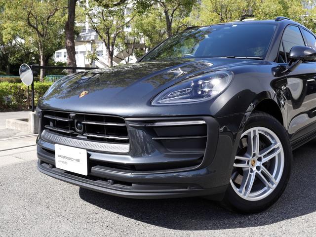 マカン マカン　パノラマサンルーフ　１４Ｗａｙコンフォートメモリーシート　ＢＯＳＥサラウンド　スポーツテールパイプ（ブラック）　トラフィックジャムアシスト　ステアリングヒーター　ルーフレール（ハイグロスブラック）（22枚目）