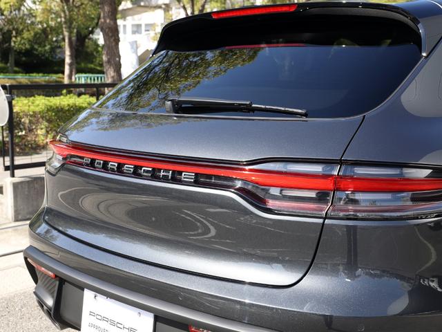 マカン マカン　パノラマサンルーフ　１４Ｗａｙコンフォートメモリーシート　ＢＯＳＥサラウンド　スポーツテールパイプ（ブラック）　トラフィックジャムアシスト　ステアリングヒーター　ルーフレール（ハイグロスブラック）（28枚目）