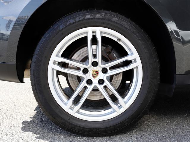 マカン マカン　パノラマサンルーフ　１４Ｗａｙコンフォートメモリーシート　ＢＯＳＥサラウンド　スポーツテールパイプ（ブラック）　トラフィックジャムアシスト　ステアリングヒーター　ルーフレール（ハイグロスブラック）（36枚目）