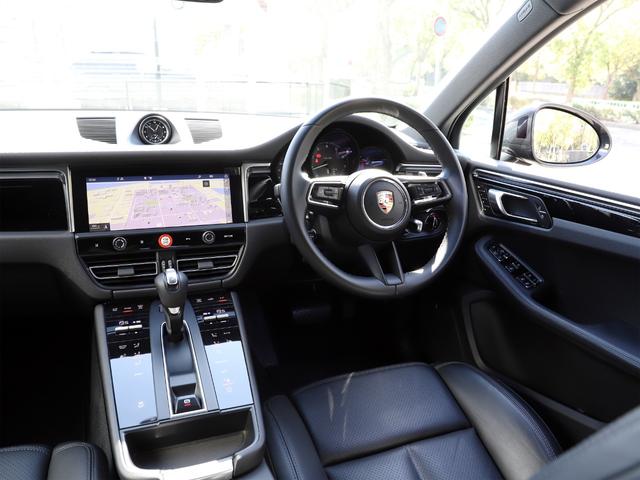 マカン マカン　パノラマサンルーフ　１４Ｗａｙコンフォートメモリーシート　ＢＯＳＥサラウンド　スポーツテールパイプ（ブラック）　トラフィックジャムアシスト　ステアリングヒーター　ルーフレール（ハイグロスブラック）（38枚目）