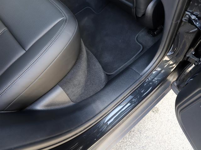 マカン マカン　パノラマサンルーフ　１４Ｗａｙコンフォートメモリーシート　ＢＯＳＥサラウンド　スポーツテールパイプ（ブラック）　トラフィックジャムアシスト　ステアリングヒーター　ルーフレール（ハイグロスブラック）（57枚目）