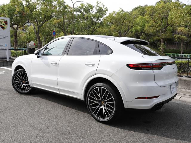 カイエンクーペ カイエンクーペ　プラチナエディション　スポーツデザインフロントエプロン　２２インチＲＳスパイダーホイール　　　　１４Ｗａｙコンフォートメモリーシート　ＬＥＤヘッドライト　アクティブレーンキーピング　リアセンターシート（２＋１）（7枚目）