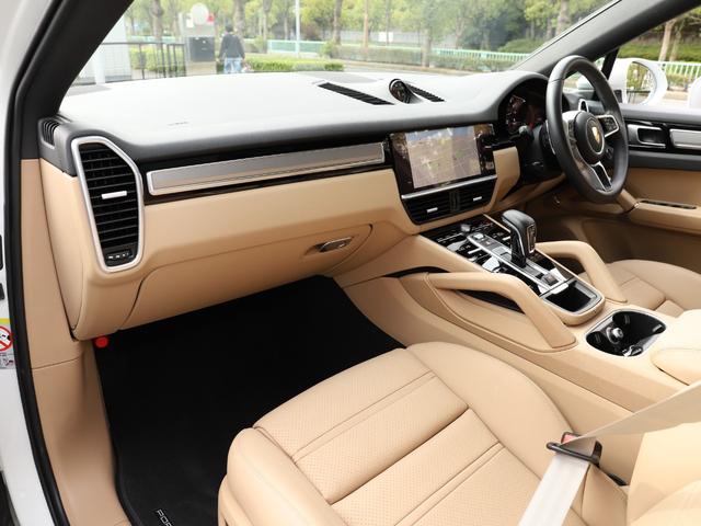 カイエンクーペ カイエンクーペ　プラチナエディション　スポーツデザインフロントエプロン　２２インチＲＳスパイダーホイール　　　　１４Ｗａｙコンフォートメモリーシート　ＬＥＤヘッドライト　アクティブレーンキーピング　リアセンターシート（２＋１）（42枚目）