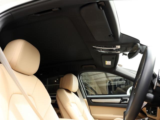 カイエンクーペ カイエンクーペ　プラチナエディション　スポーツデザインフロントエプロン　２２インチＲＳスパイダーホイール　　　　１４Ｗａｙコンフォートメモリーシート　ＬＥＤヘッドライト　アクティブレーンキーピング　リアセンターシート（２＋１）（55枚目）