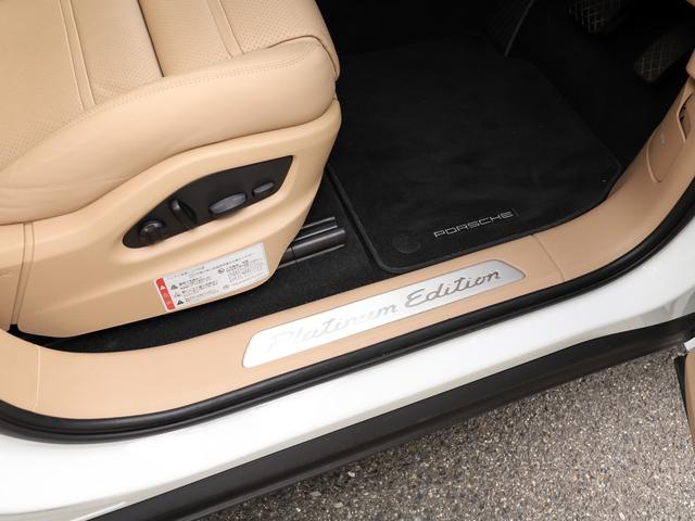 カイエンクーペ カイエンクーペ　プラチナエディション　スポーツデザインフロントエプロン　２２インチＲＳスパイダーホイール　　　　１４Ｗａｙコンフォートメモリーシート　ＬＥＤヘッドライト　アクティブレーンキーピング　リアセンターシート（２＋１）（57枚目）