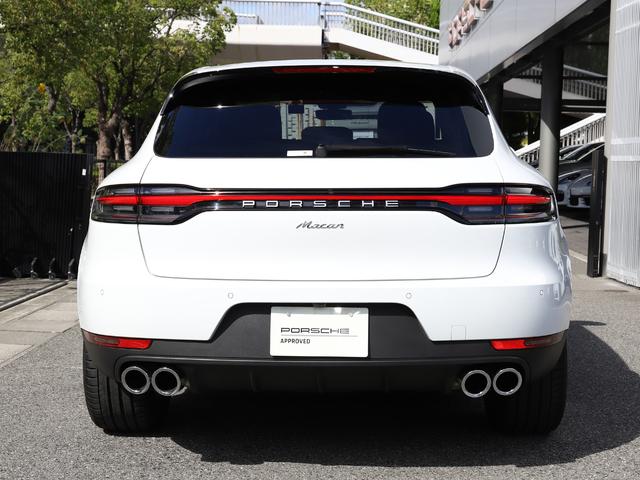 マカン マカン　スポーツテールパイプ（シルバー）　１８インチマカンＳホイール　プライバシーガラス　カラークレストホイールセンターキャップ　フロアマット（2枚目）