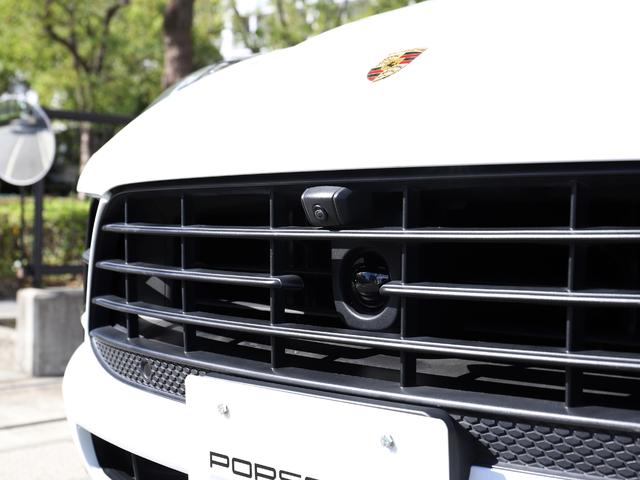 マカン マカン　スポーツテールパイプ（シルバー）　１８インチマカンＳホイール　プライバシーガラス　カラークレストホイールセンターキャップ　フロアマット（9枚目）