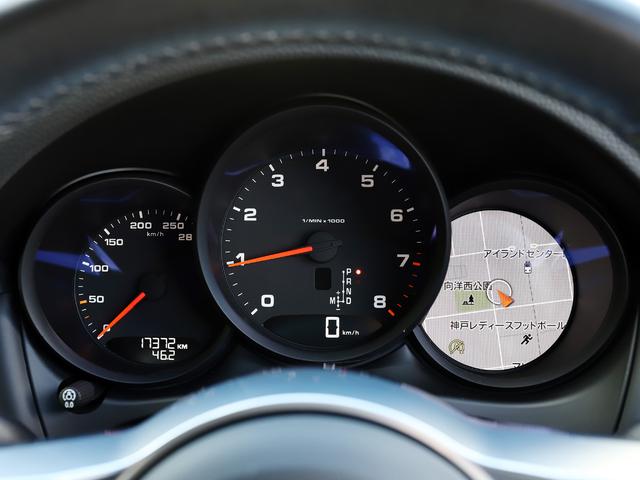 マカン マカン　スポーツテールパイプ（シルバー）　１８インチマカンＳホイール　プライバシーガラス　カラークレストホイールセンターキャップ　フロアマット（13枚目）