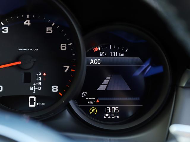 マカン マカン　スポーツテールパイプ（シルバー）　１８インチマカンＳホイール　プライバシーガラス　カラークレストホイールセンターキャップ　フロアマット（14枚目）