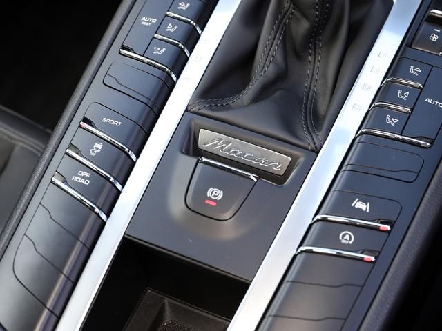 マカン マカン　スポーツテールパイプ（シルバー）　１８インチマカンＳホイール　プライバシーガラス　カラークレストホイールセンターキャップ　フロアマット（19枚目）