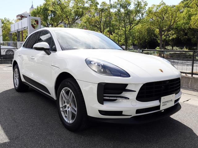 マカン マカン　スポーツテールパイプ（シルバー）　１８インチマカンＳホイール　プライバシーガラス　カラークレストホイールセンターキャップ　フロアマット（23枚目）